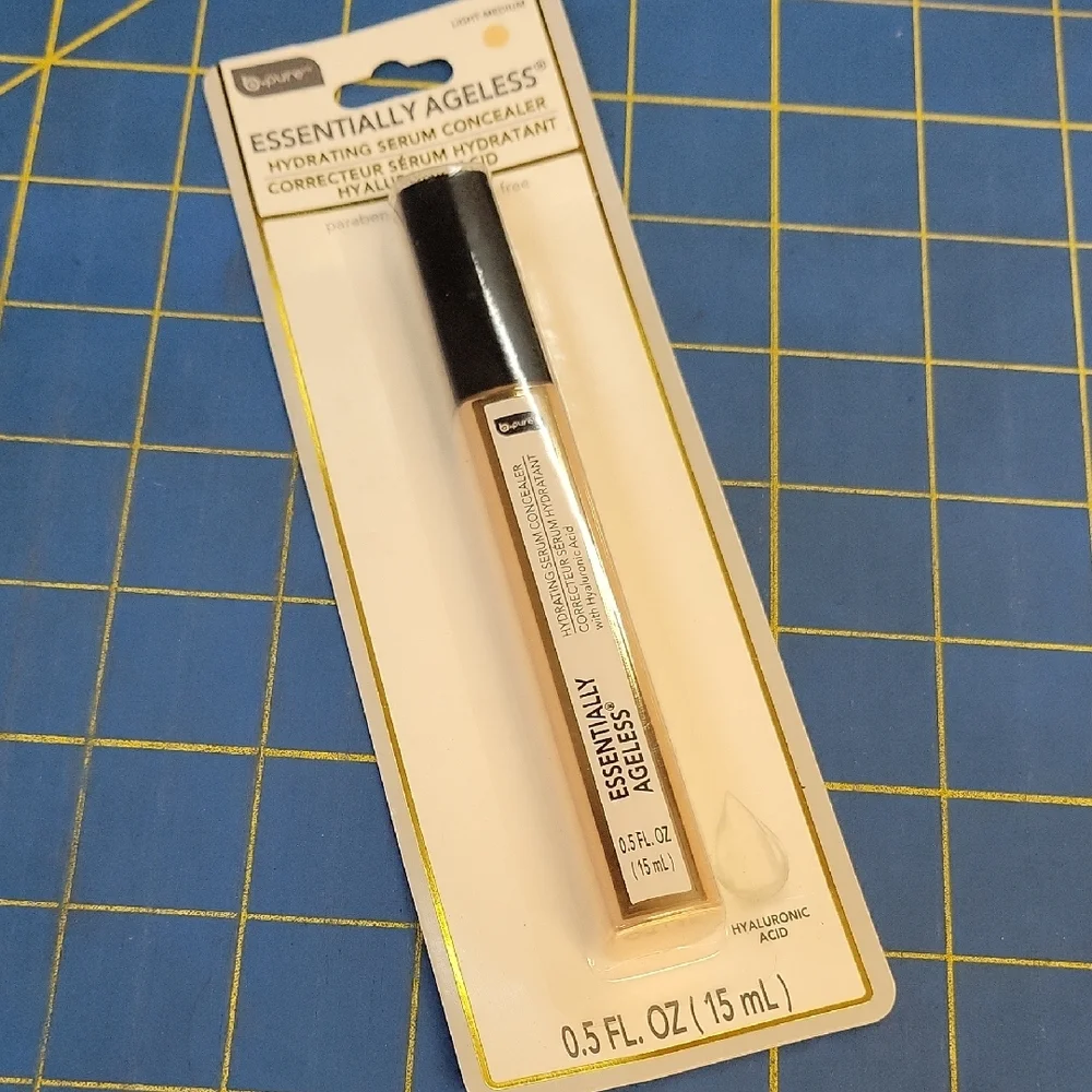B Pure Essentially Ageless Hydrating Serum Concealer 15ml New Sealed Package